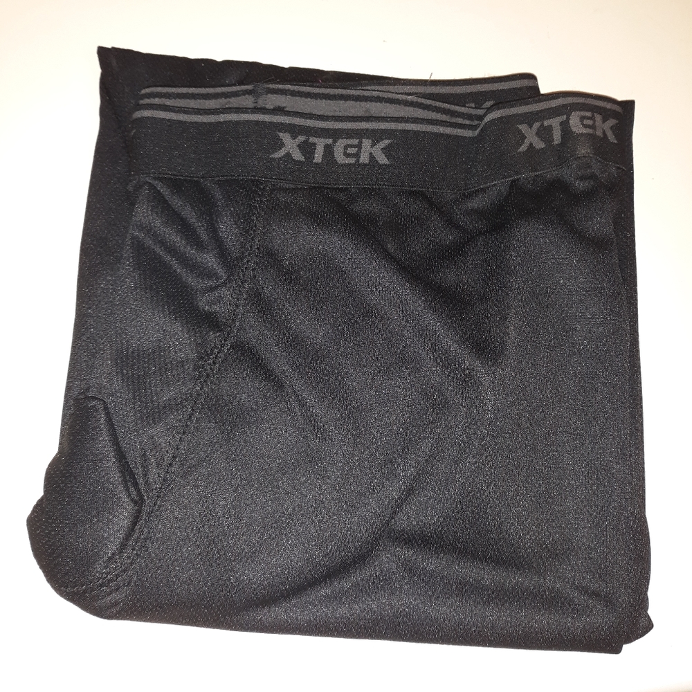 Performance base lager pant universal weight. X  Tek size L close black  new uno